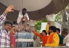 पुण्यश्लोक अहिल्यादेवी होळकर प्रबोधन पर्वाचे उद्घाटन लाखों रुपये खर्चून केले.. परंतु स्मारकाकडे दुर्लक्ष स्मारकाला दुध अभिषेक करुन आयुक्त शेखर सिंह व  प्रशासनाचा जाहीर निषेध.  