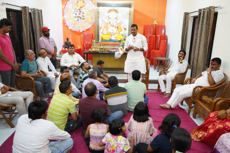 रूणवाल क्लासिक सोसायटीच्या बैठकीत एकमताने जगताप यांना पाठींबा.