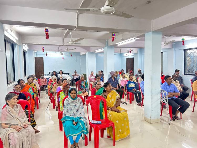 राष्ट्रवादी युवक काँग्रेसच्या वतीने अनाथ गरजूंना अन्नधान्य व आवश्यक साहित्य वाटप