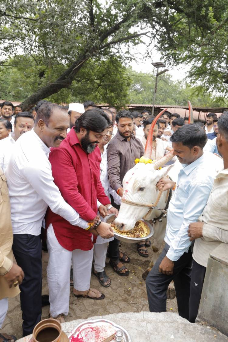 मुख्यमंत्री देवेंद्र फडणवीस यांच्या वाढदिवसानिमित्त 753 पिशव्या रक्त संकलन 